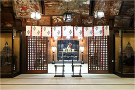 写真: 戸越八幡神社の本殿内部2